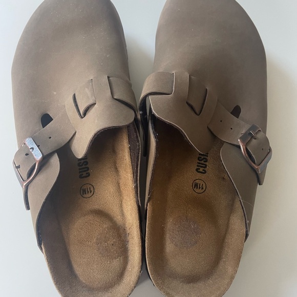 Cushionaire Shoes - Brown Clogs